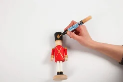 Noddeknaekker I Trae - H: 13 Cm