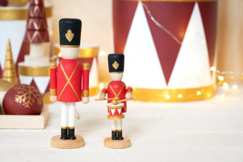 Noddeknaekker I Trae - H: 18 Cm